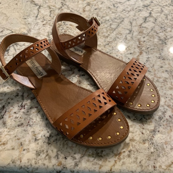 Shoes - Steve Madden sandals